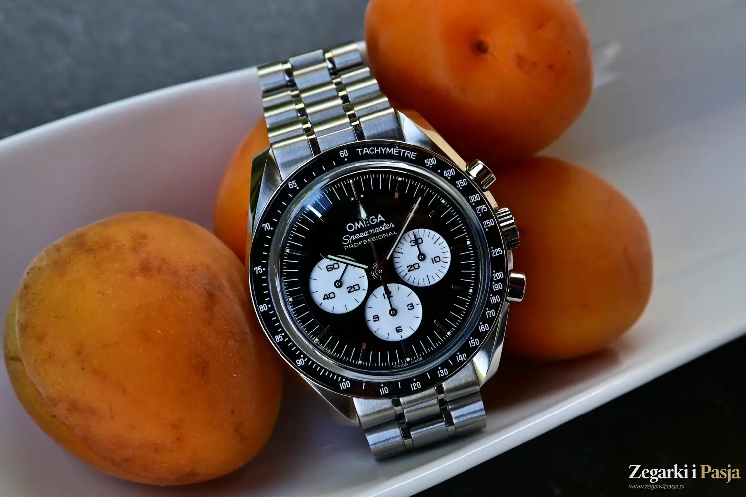Recenzja Omega Speedmaster Moonwatch “Panda Dial” 310.30.42.50.01.004