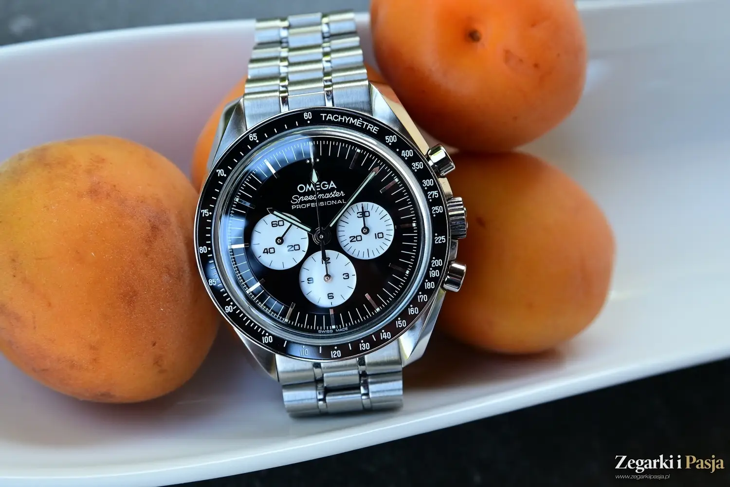 Recenzja Omega Speedmaster Moonwatch “Panda Dial” 310.30.42.50.01.004