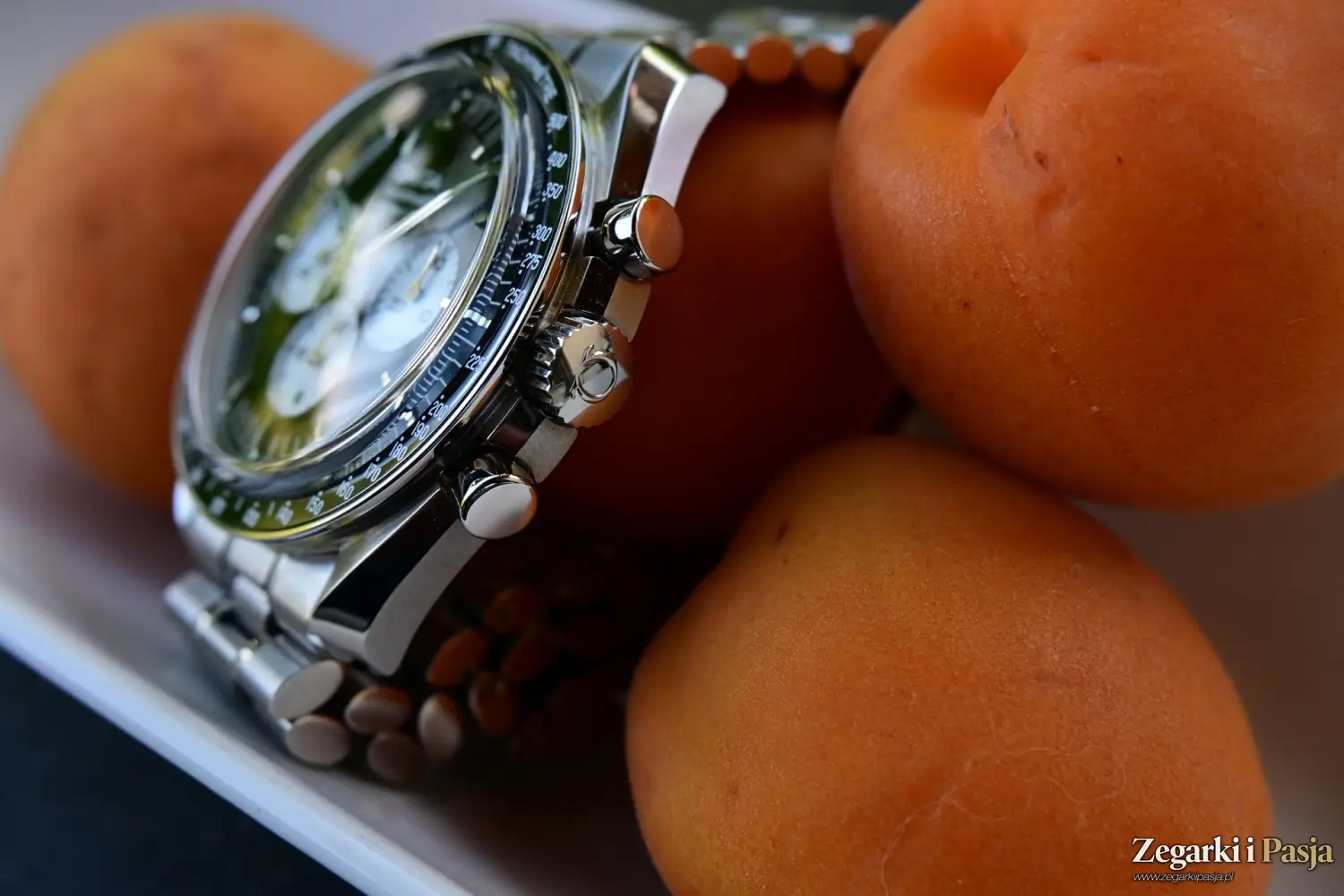 Recenzja Omega Speedmaster Moonwatch “Panda Dial” 310.30.42.50.01.004