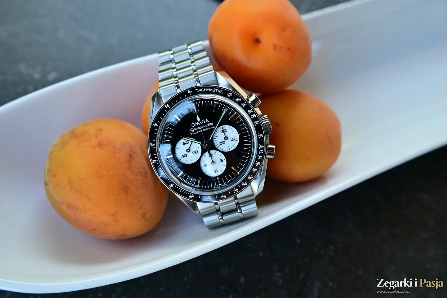 Recenzja Omega Speedmaster Moonwatch “Panda Dial” 310.30.42.50.01.004