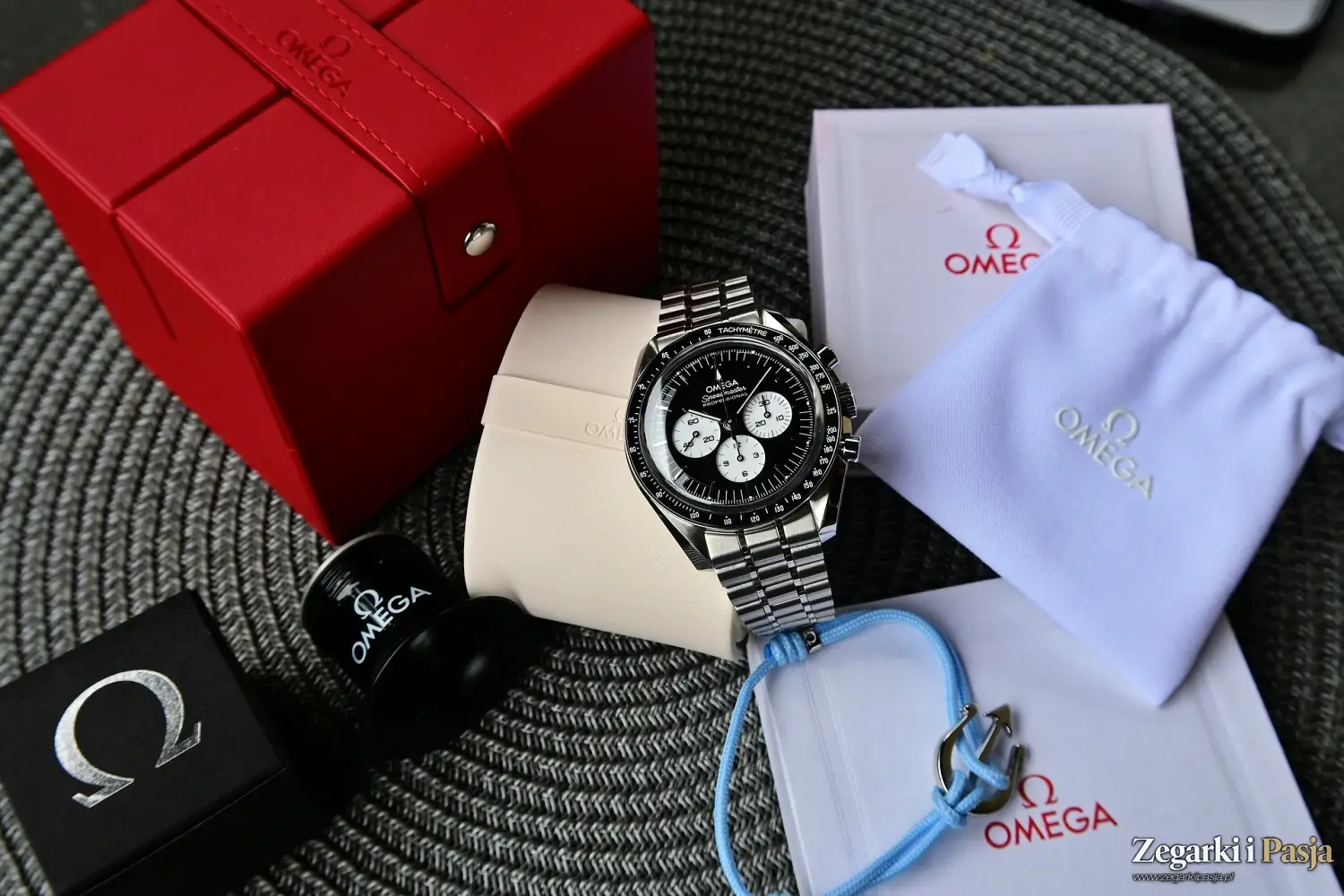 Recenzja Omega Speedmaster Moonwatch “Panda Dial” 310.30.42.50.01.004