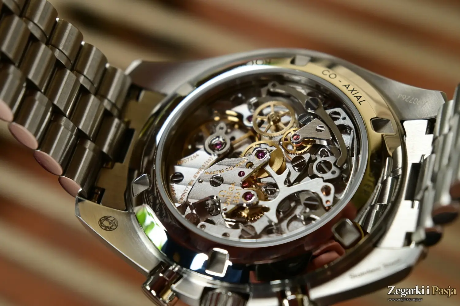 Recenzja Omega Speedmaster Moonwatch “Panda Dial” 310.30.42.50.01.004