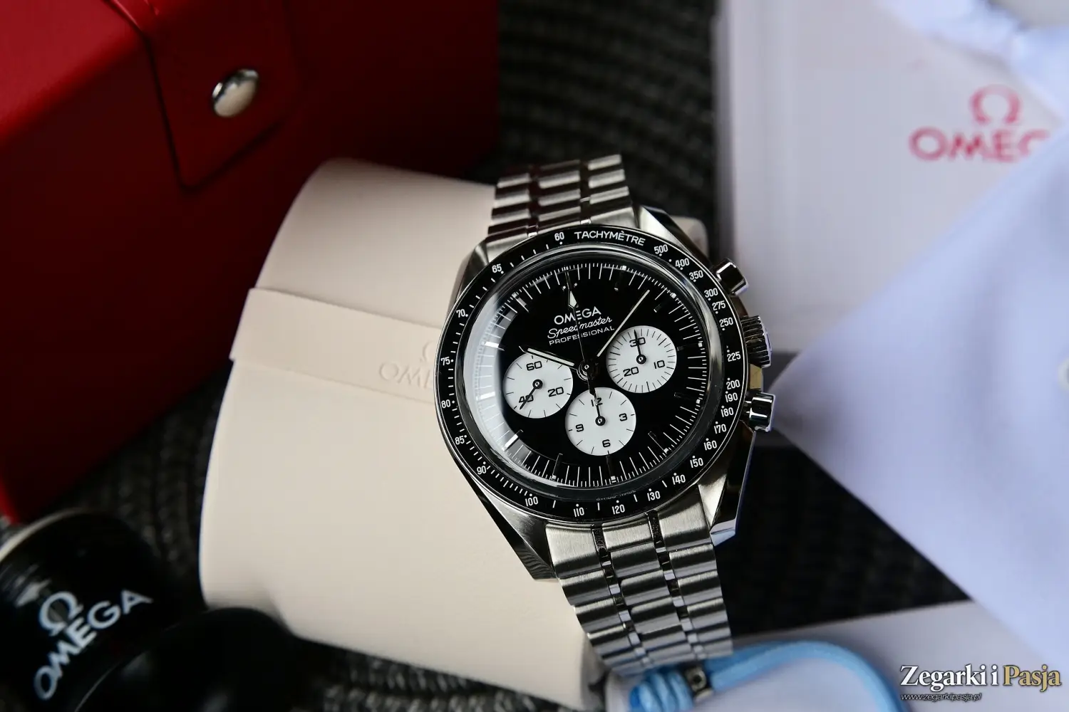 Recenzja Omega Speedmaster Moonwatch “Panda Dial” 310.30.42.50.01.004