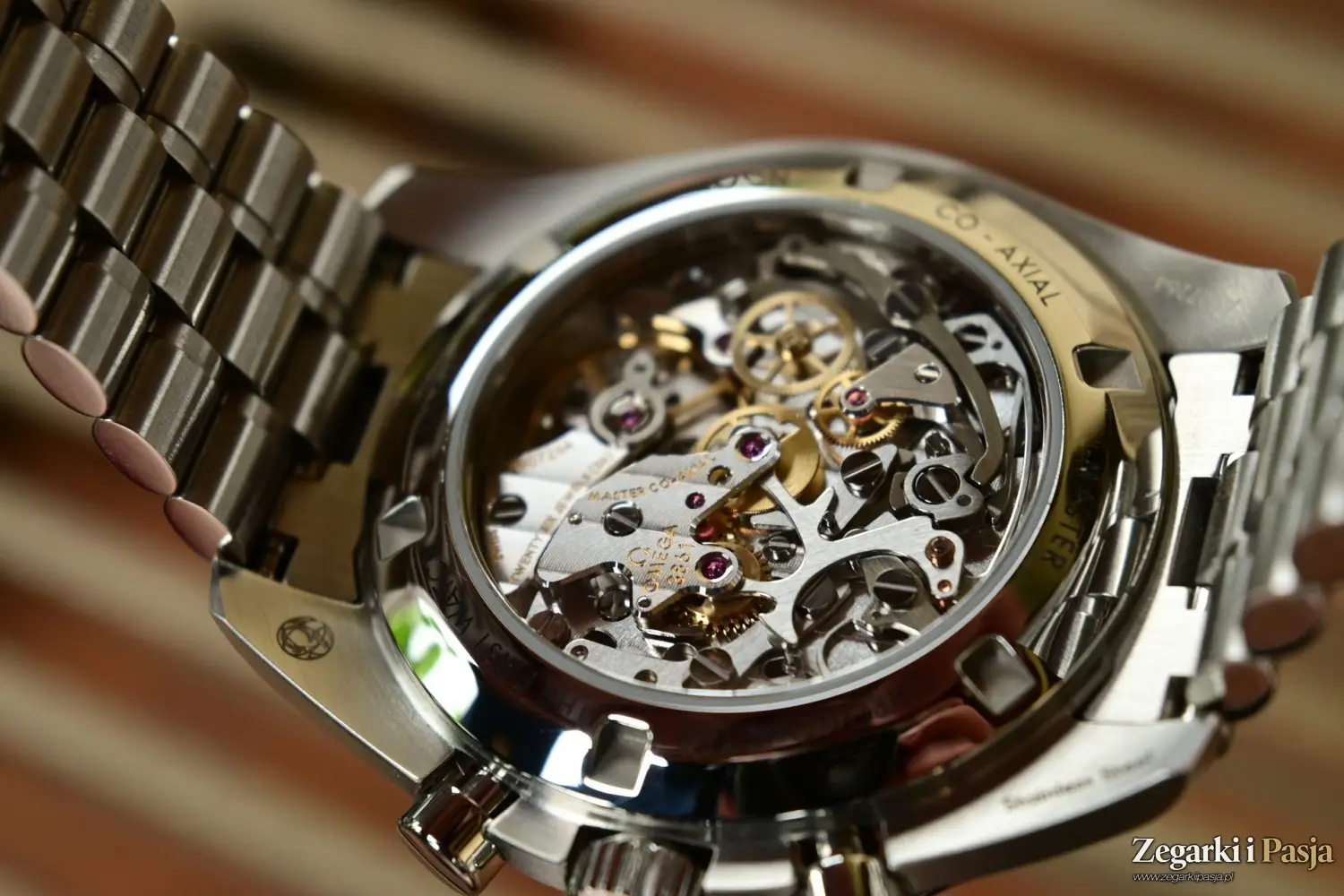 Recenzja Omega Speedmaster Moonwatch “Panda Dial” 310.30.42.50.01.004