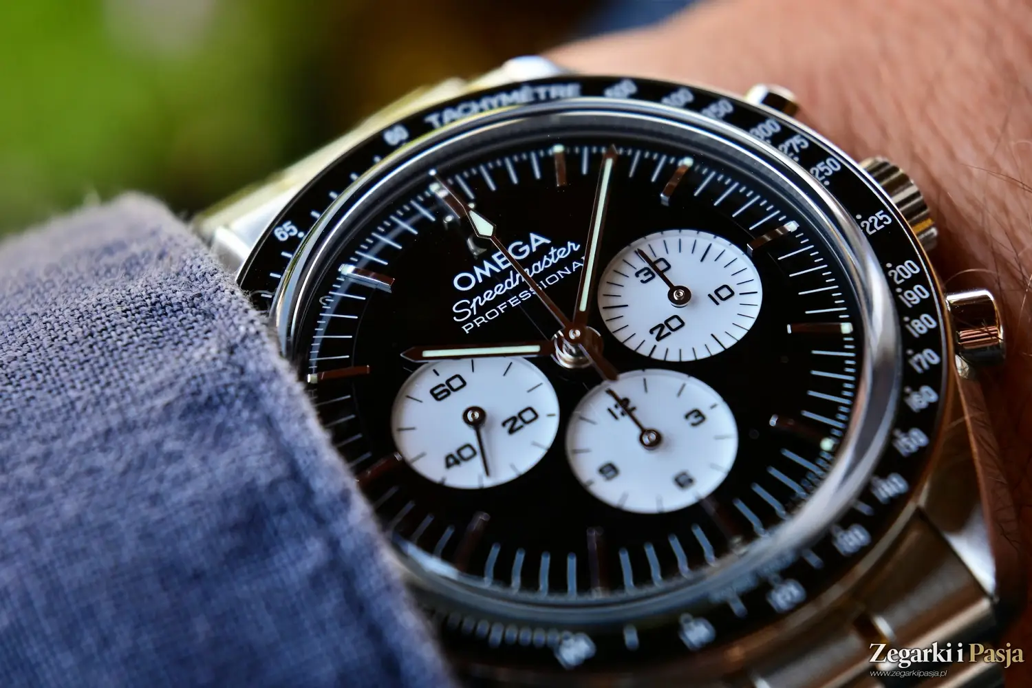 Recenzja Omega Speedmaster Moonwatch “Panda Dial” 310.30.42.50.01.004