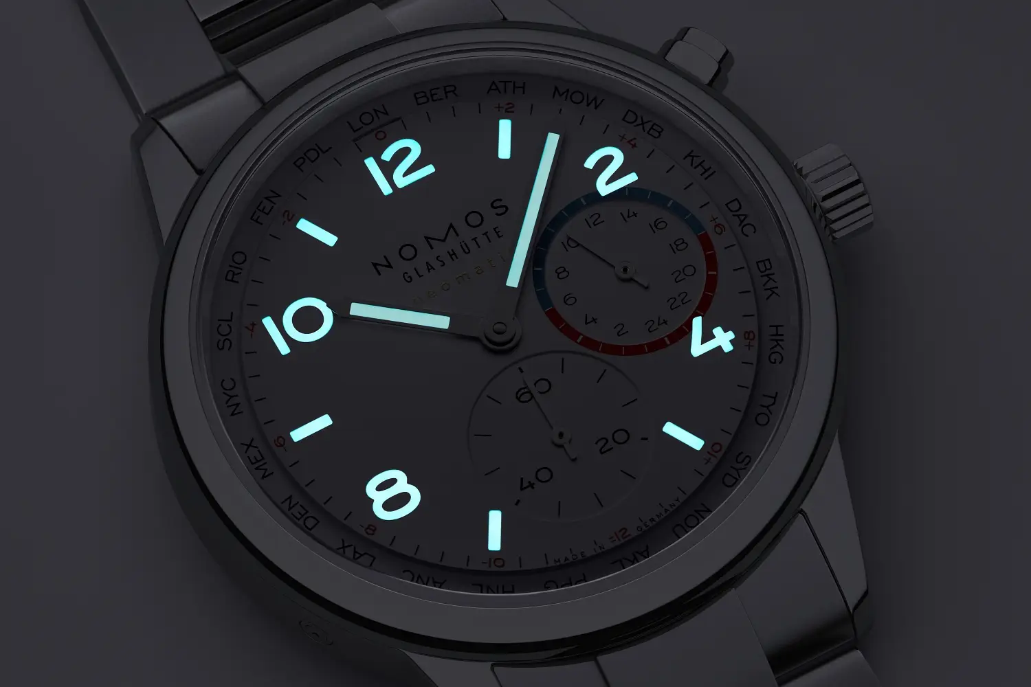 Nomos Club Sport neomatik Worldtimer.