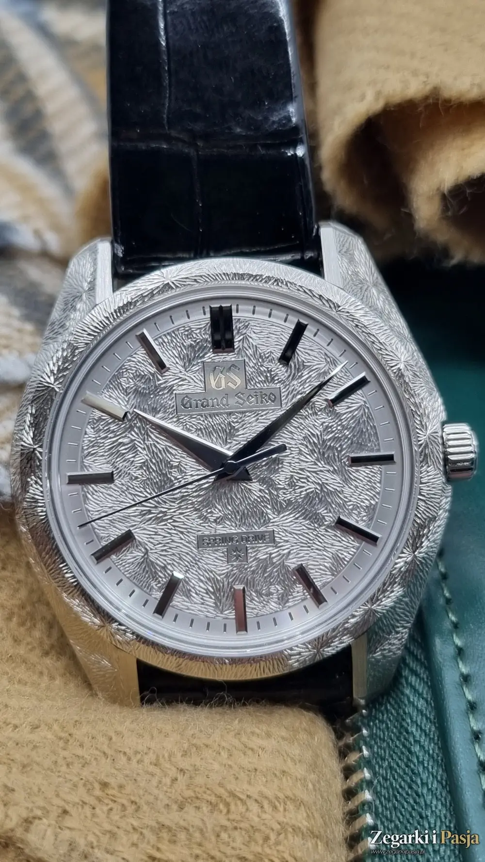 Grand Seiko „Mystic Waterfall" SBGZ01