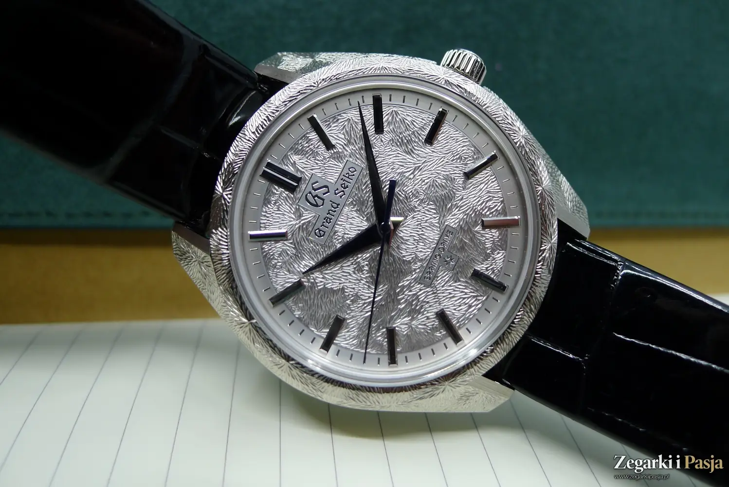Grand Seiko „Mystic Waterfall" SBGZ01