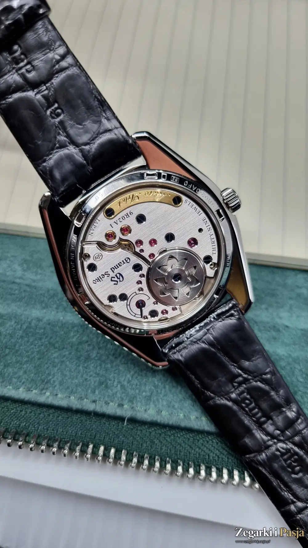 Grand Seiko „Mystic Waterfall" SBGZ01
