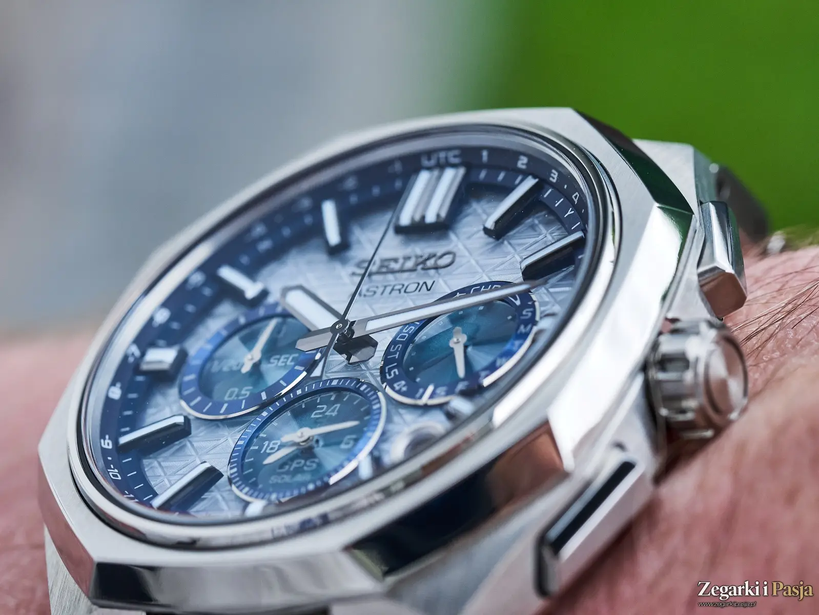 Recenzja: Seiko Astron GPS Solar Dual-Time Chronograph HAB004