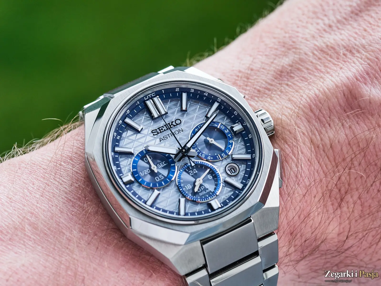 Recenzja: Seiko Astron GPS Solar Dual-Time Chronograph HAB004
