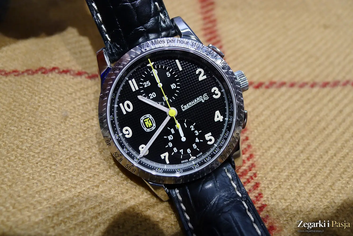 Eberhard & Co. Chronograph Tazio Nuvolari i Tazio Nuvolari Gold Car Collection