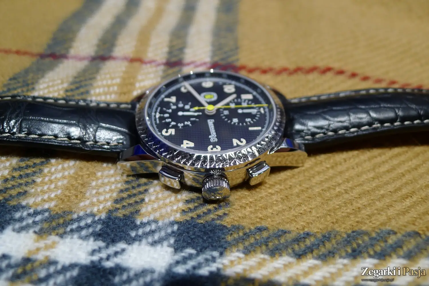 Eberhard & Co. Chronograph Tazio Nuvolari i Tazio Nuvolari Gold Car Collection