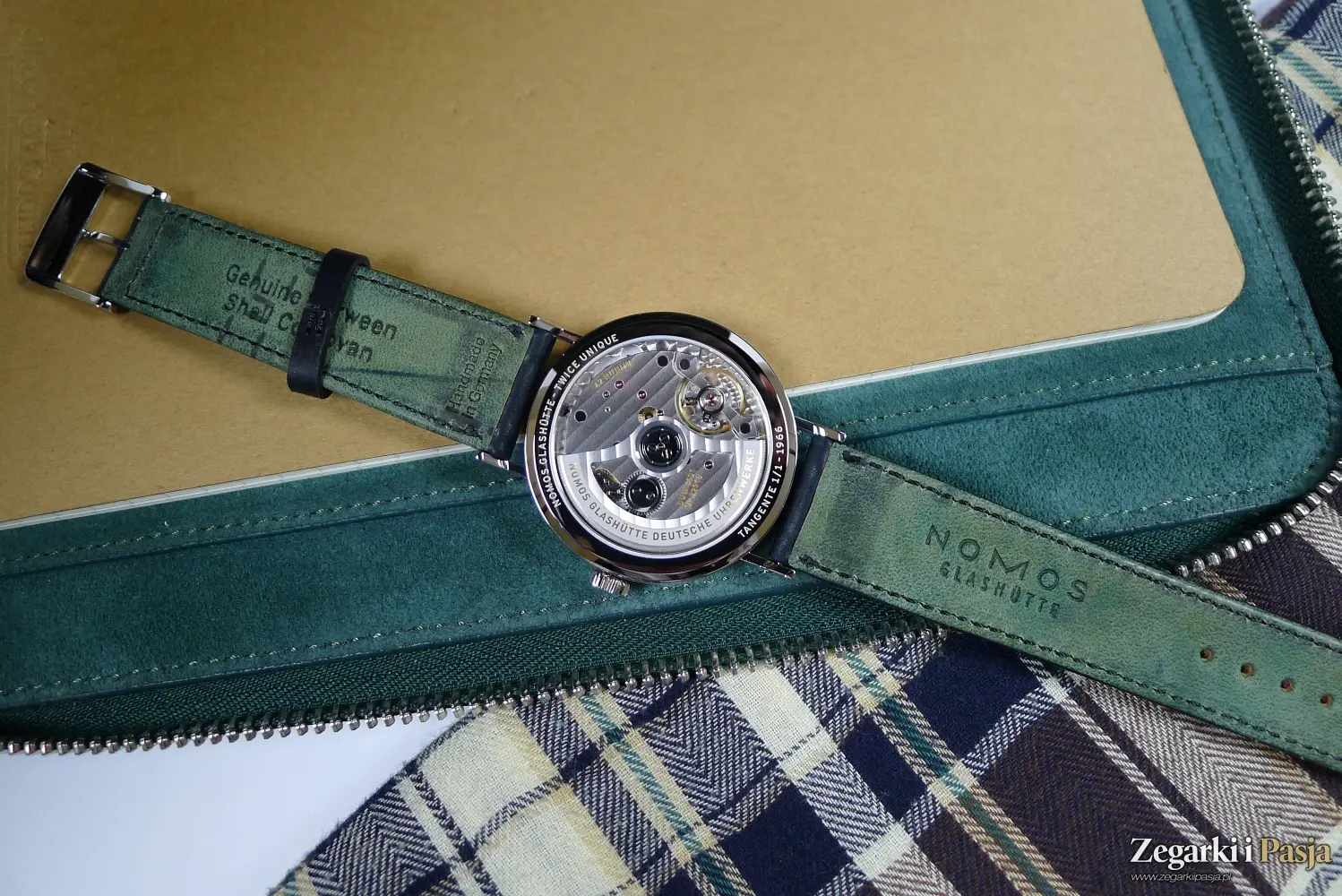 Nomos Twice Unique