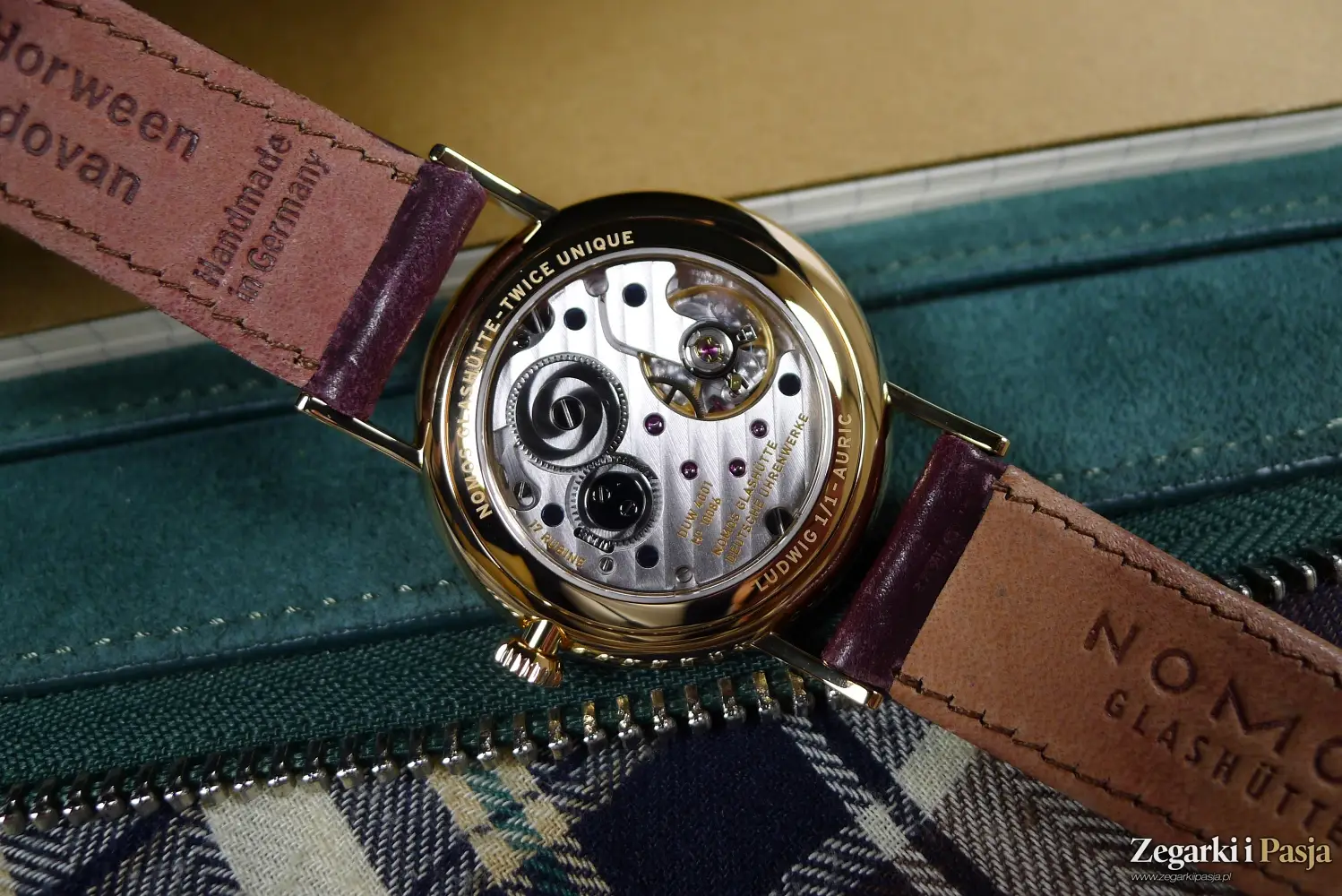 Nomos Twice Unique