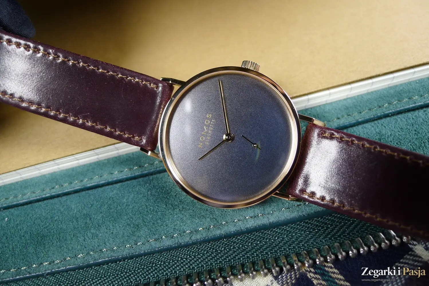 Nomos Twice Unique