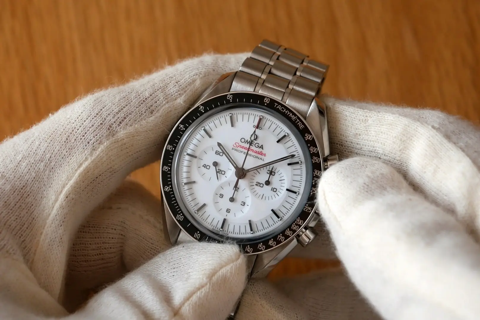 Wideo recenzja Omegi Speedmaster Professional „White Dial”, czyli 8 dni z białym Moonwatchem