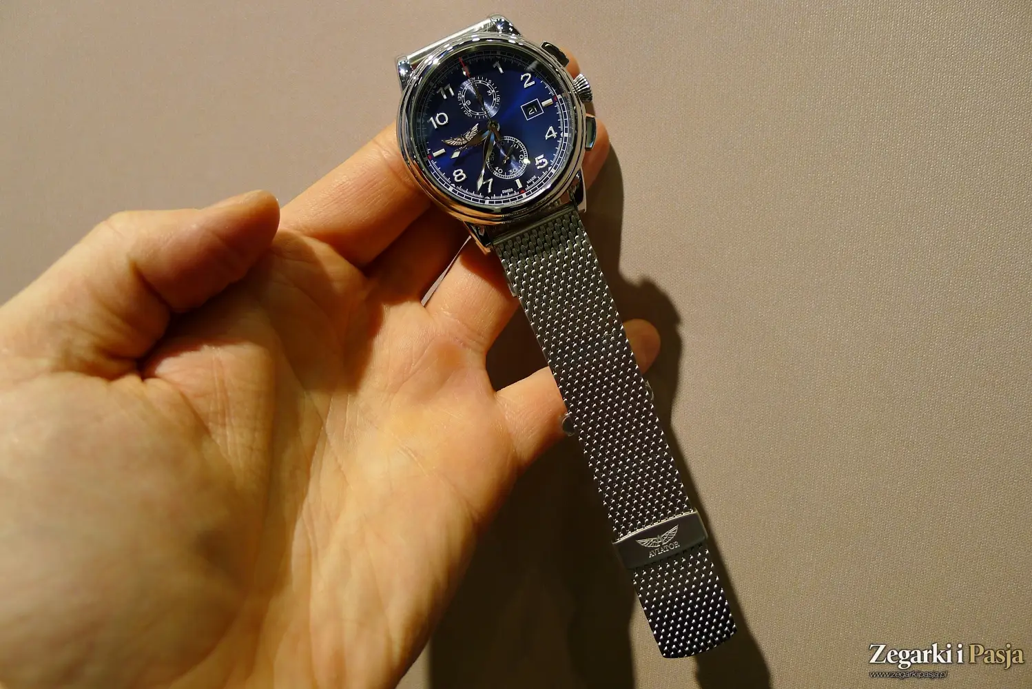 Aviator Swiss Made Douglas DC3 Chronograph Quartz