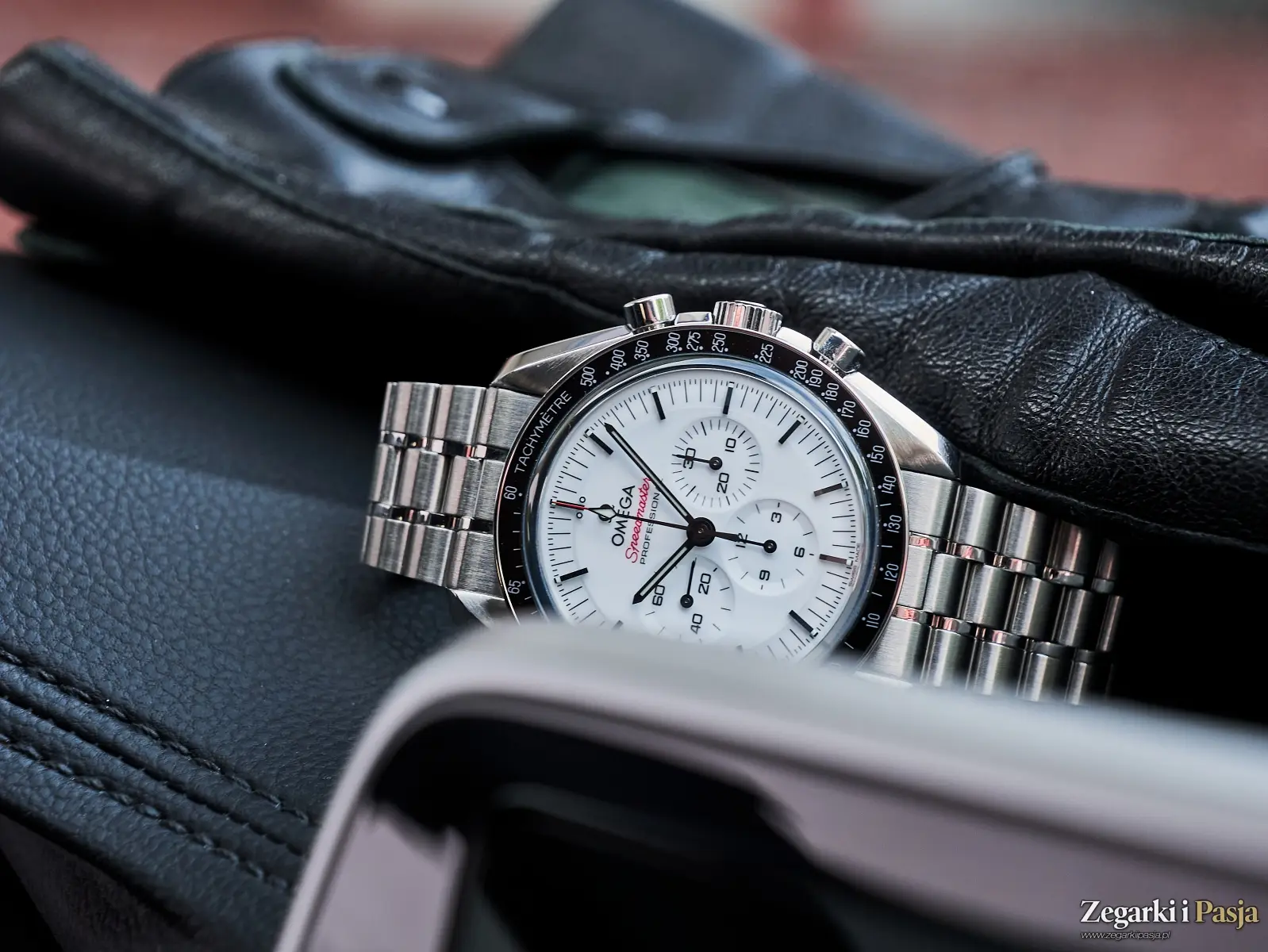 Recenzja Omegi Speedmaster Professional „White Dial”