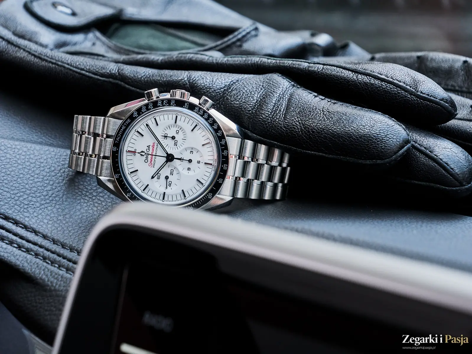 Recenzja Omegi Speedmaster Professional „White Dial”