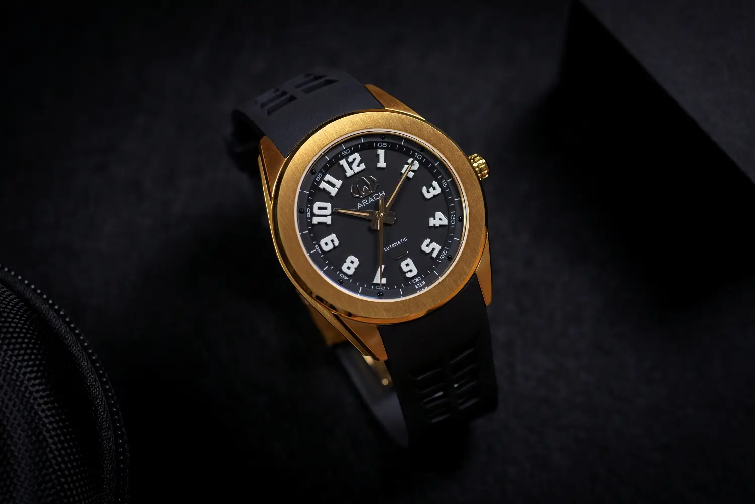 Arach Watches. Polska marka i strach, który stał się inspiracją