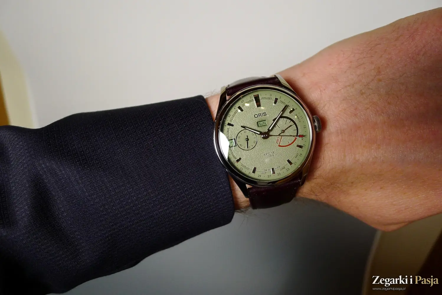 Oris Artelier Calibre 113. Mechanizm „in-house” i kalendarz biznesowy
