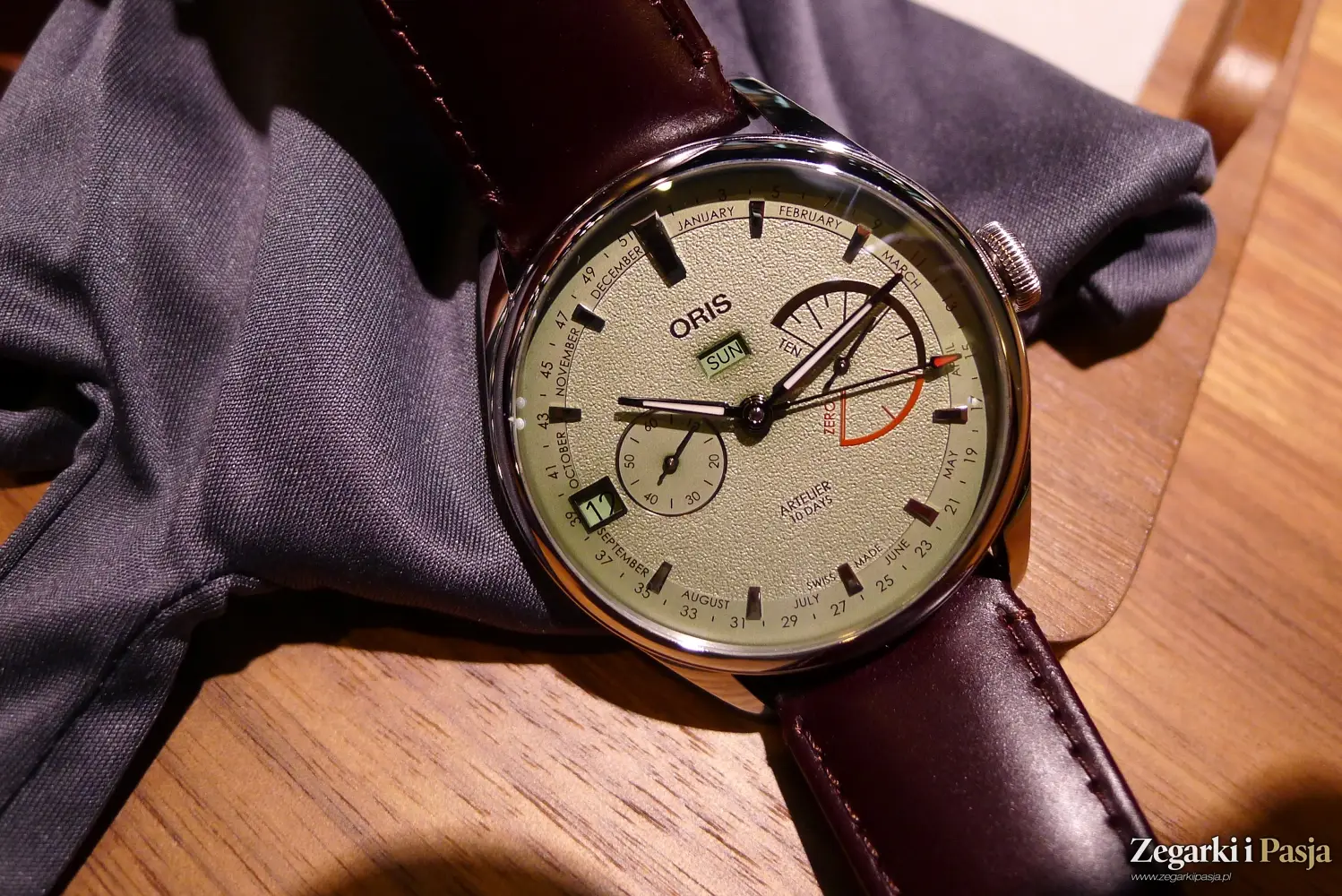 Oris Artelier Calibre 113. Mechanizm „in-house” i kalendarz biznesowy