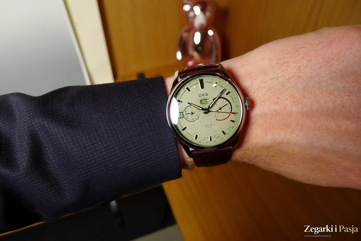 Oris Artelier Calibre 113. Mechanizm „in-house” i kalendarz biznesowy