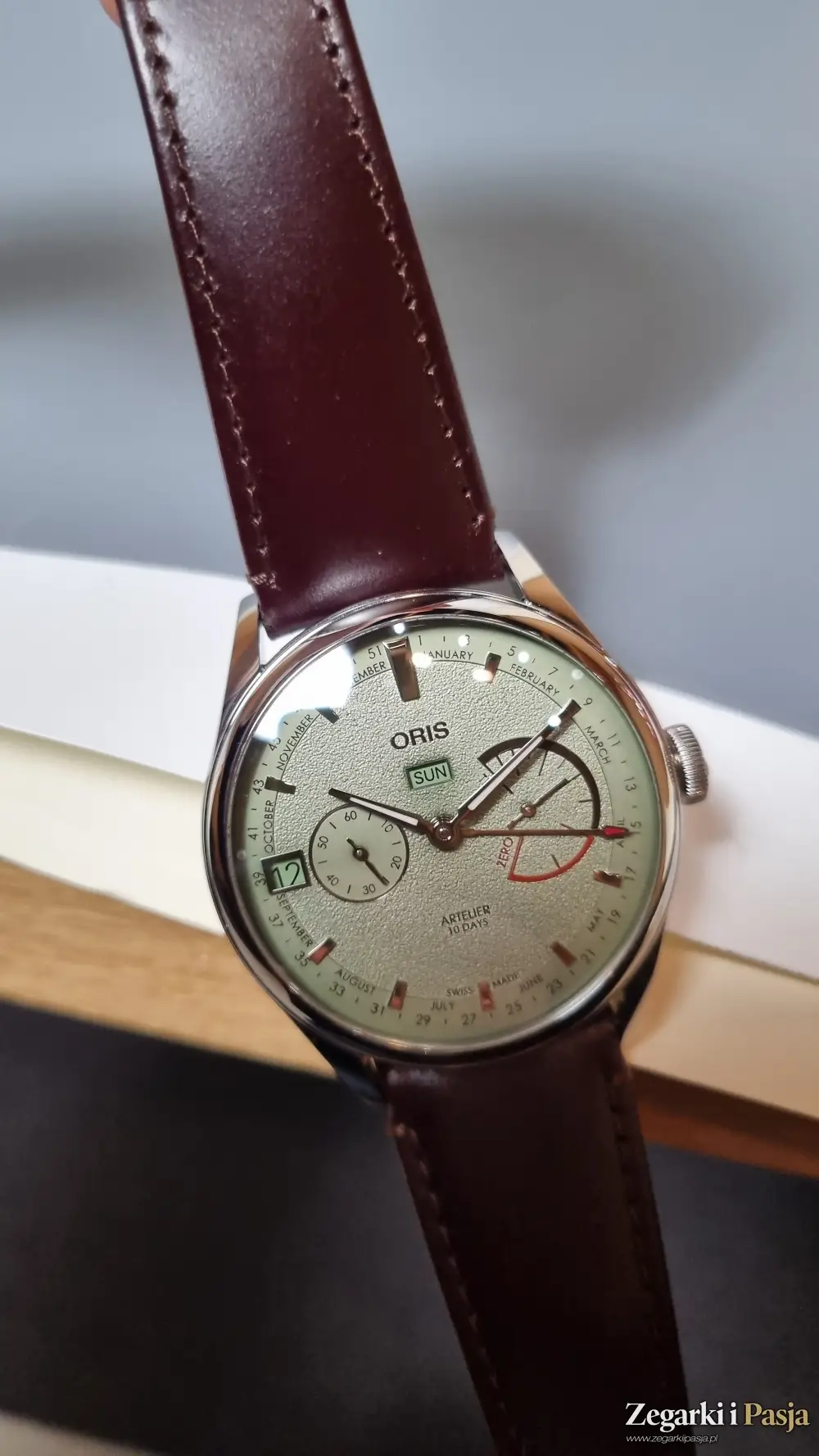 Oris Artelier Calibre 113. Mechanizm „in-house” i kalendarz biznesowy