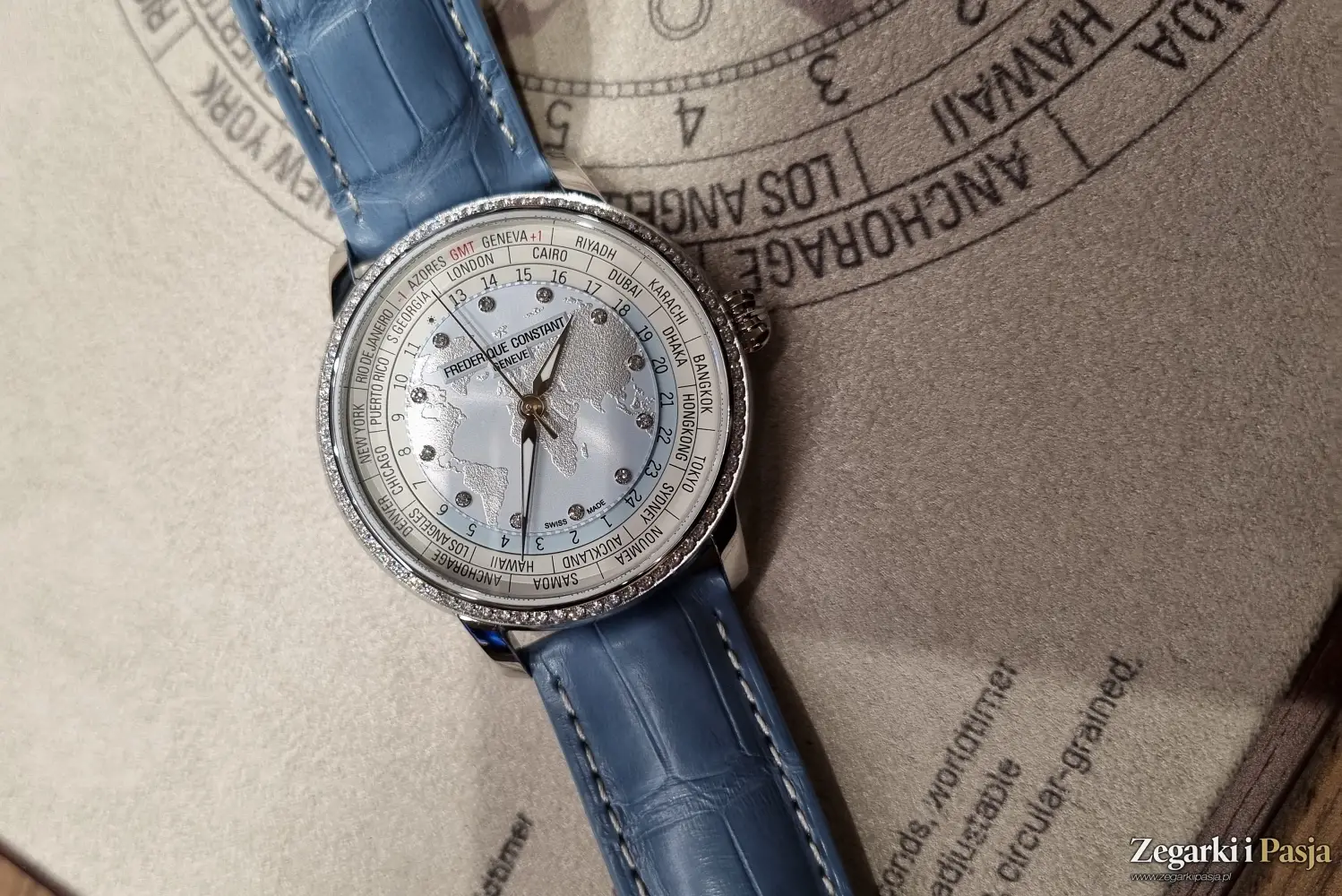 Frederique Constant Classic Worldtimer Manufacture. Przemyślana ewolucja