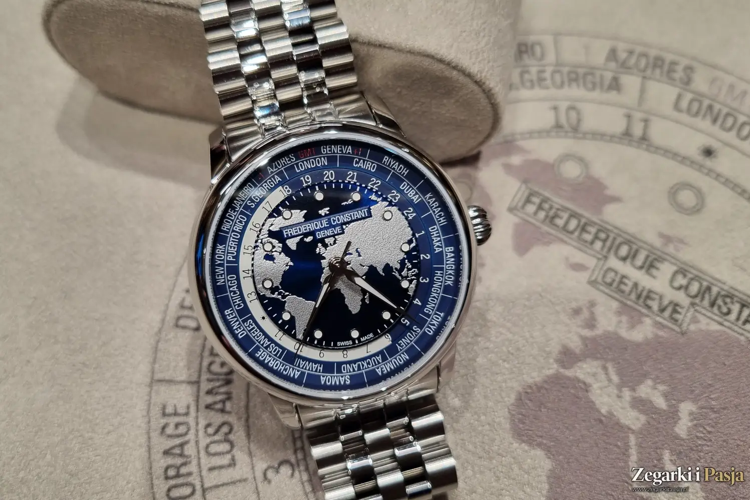 Frederique Constant Classic Worldtimer Manufacture. Przemyślana ewolucja