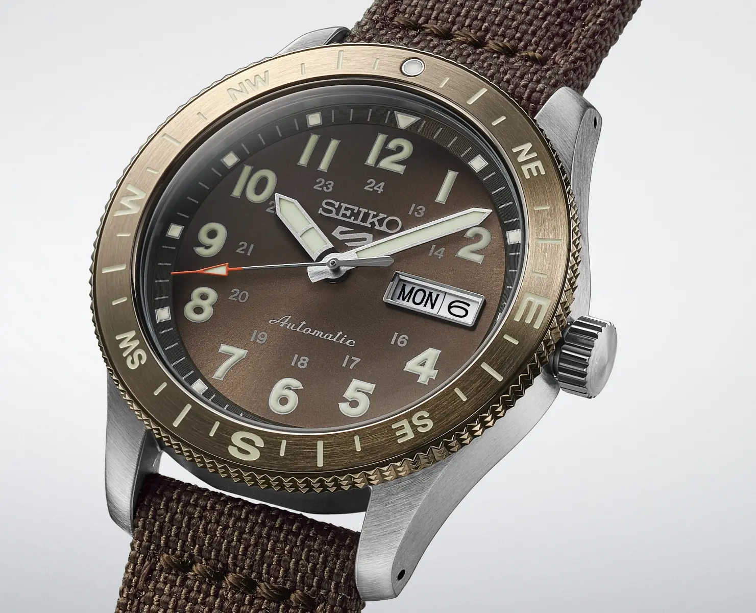 Seiko 5 Sports Field
