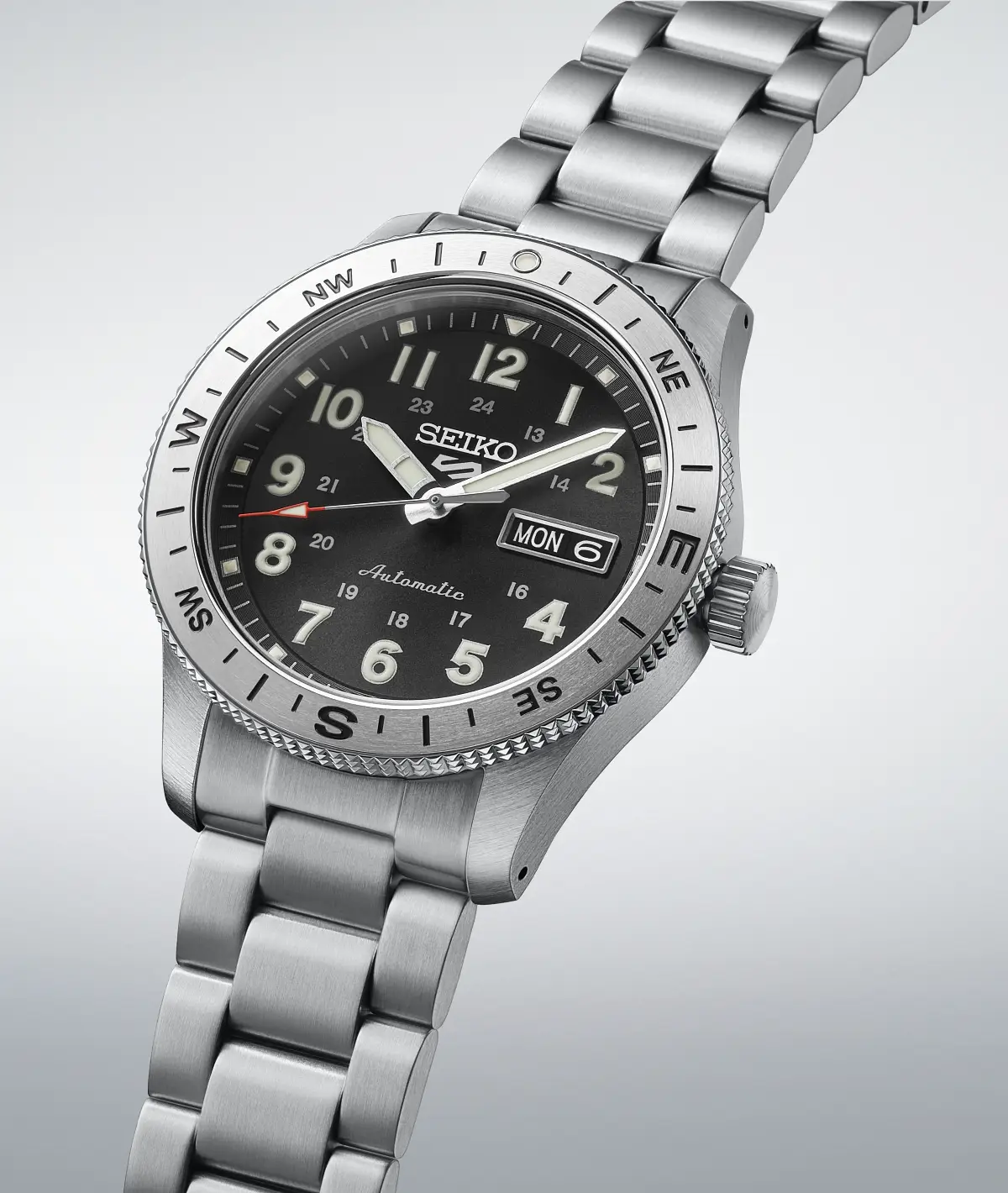 Seiko 5 Sports Field