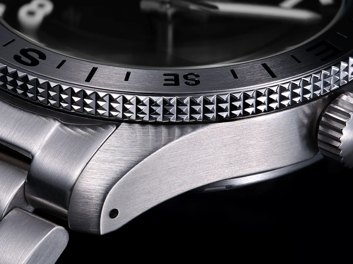 Seiko 5 Sports Field