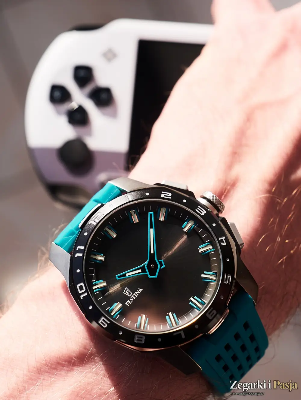 Testujemy: Festina Connected Full D. Hybrydowy zegarek na granicy światów