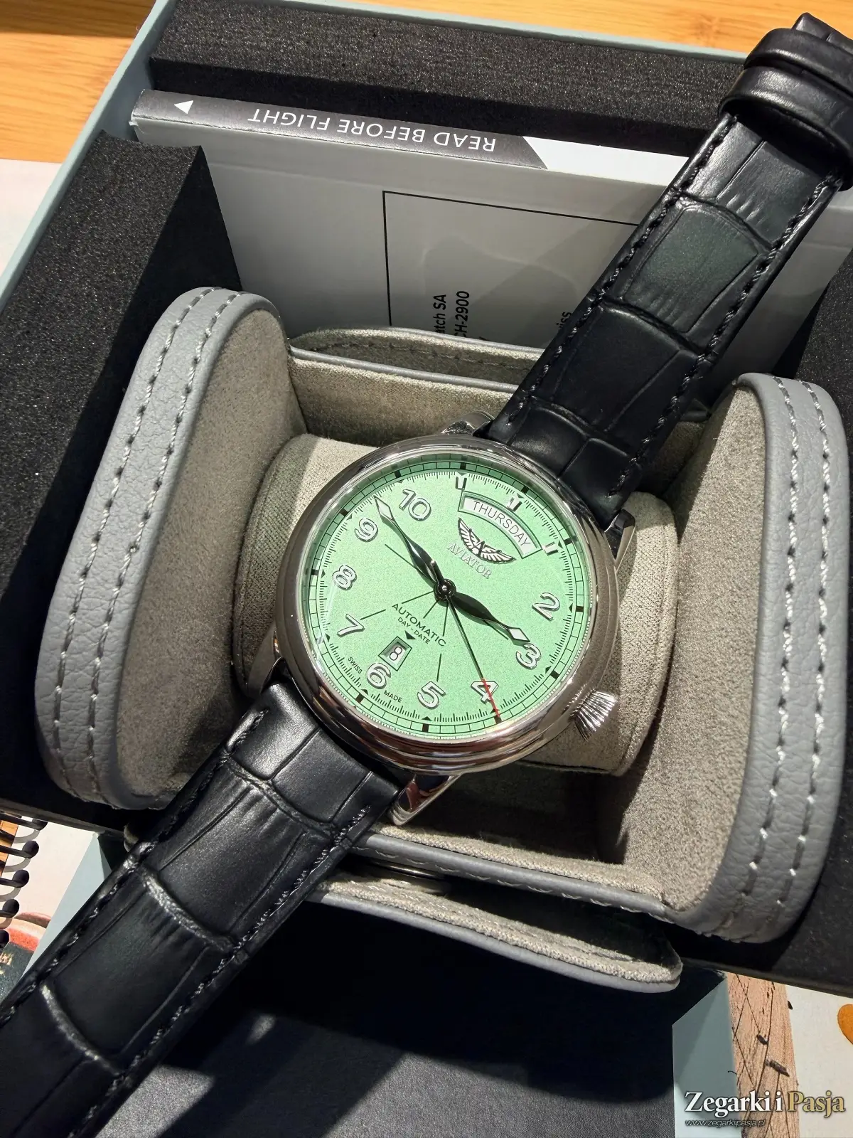 Aviator Swiss Made Douglas Day-Date 45