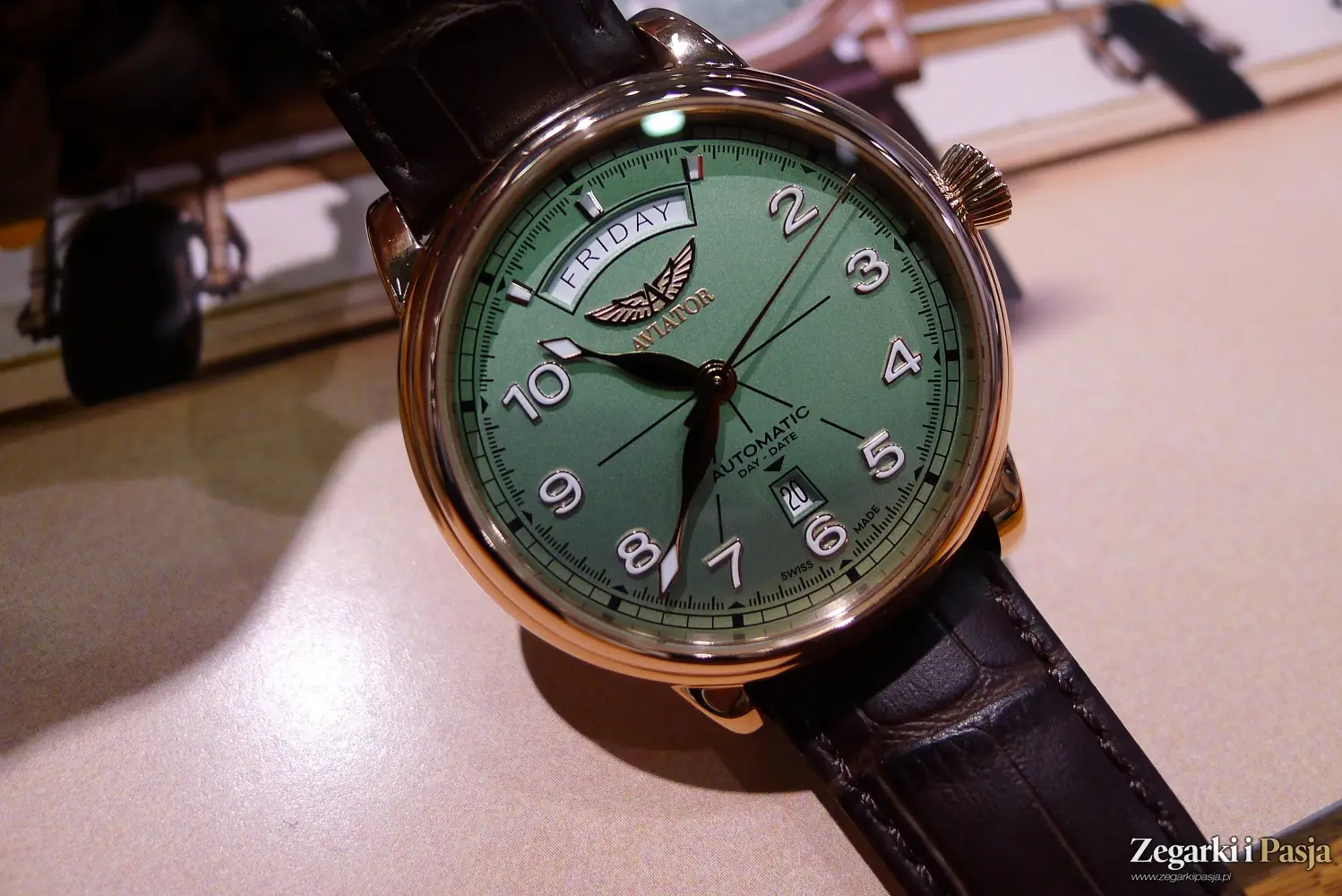 Aviator Swiss Made Douglas Day-Date 45