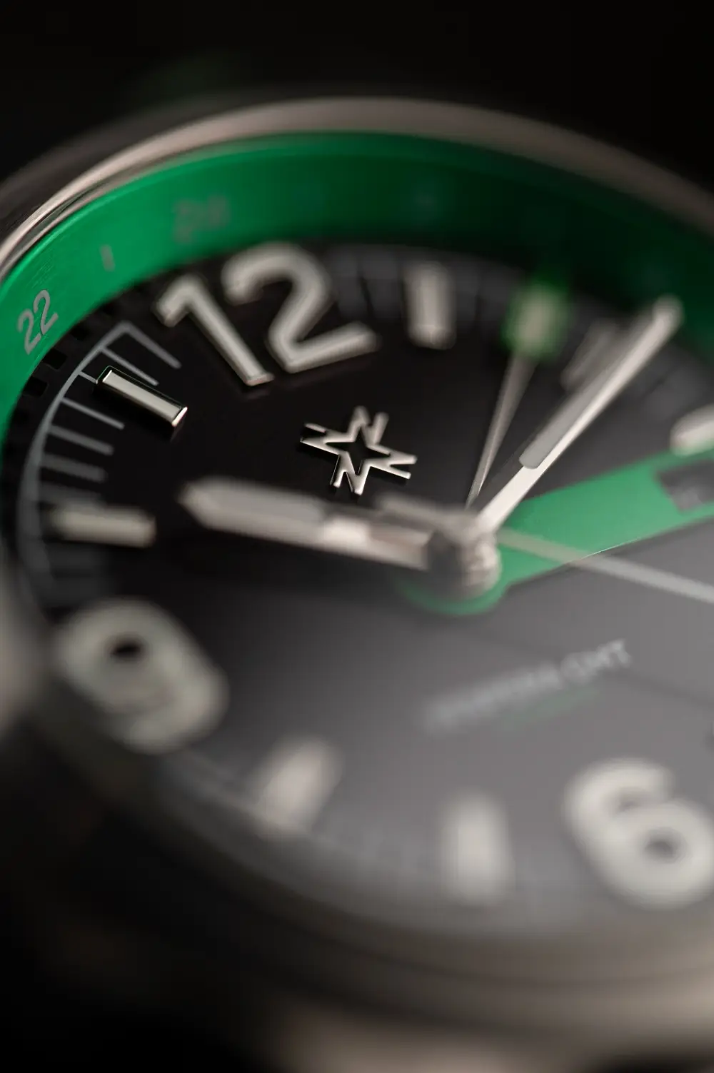 Nadir Vespera GMT. Polska marka poszerza kolekcję GMT o nowe wersje