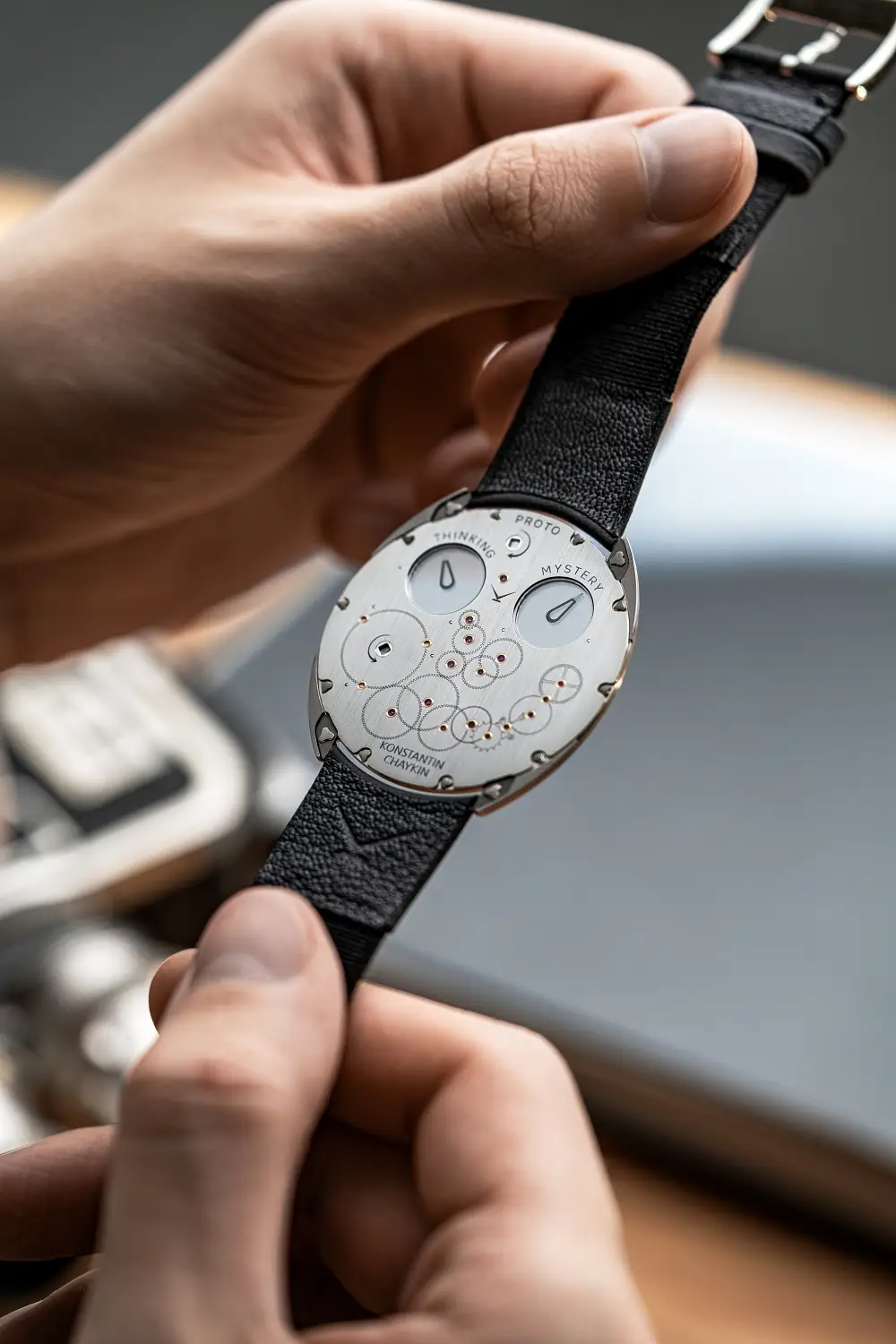 Ultra-cienki zegarek Konstantin Chaykin ThinKing Mystery. 