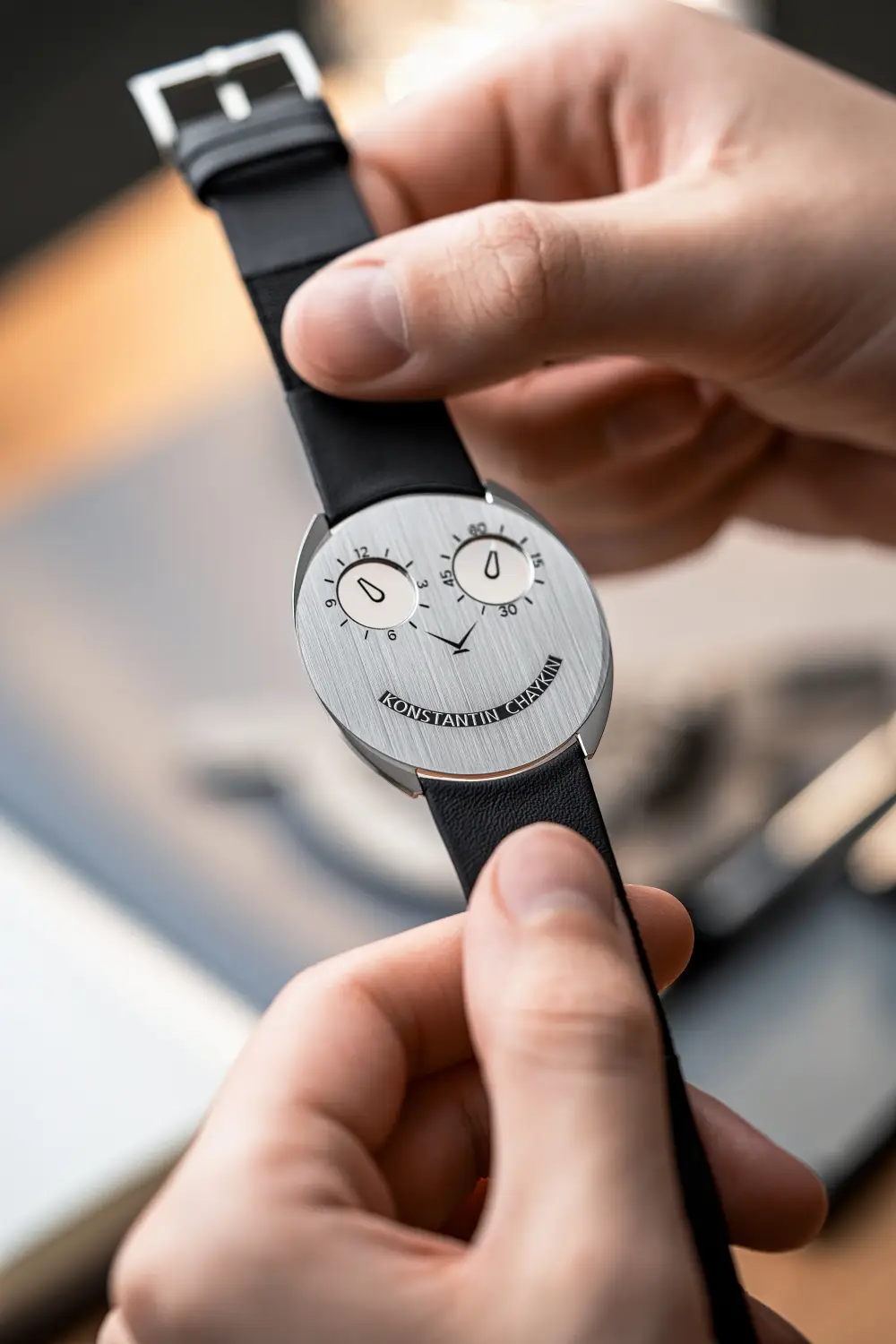Ultra-cienki zegarek Konstantin Chaykin ThinKing Mystery. 