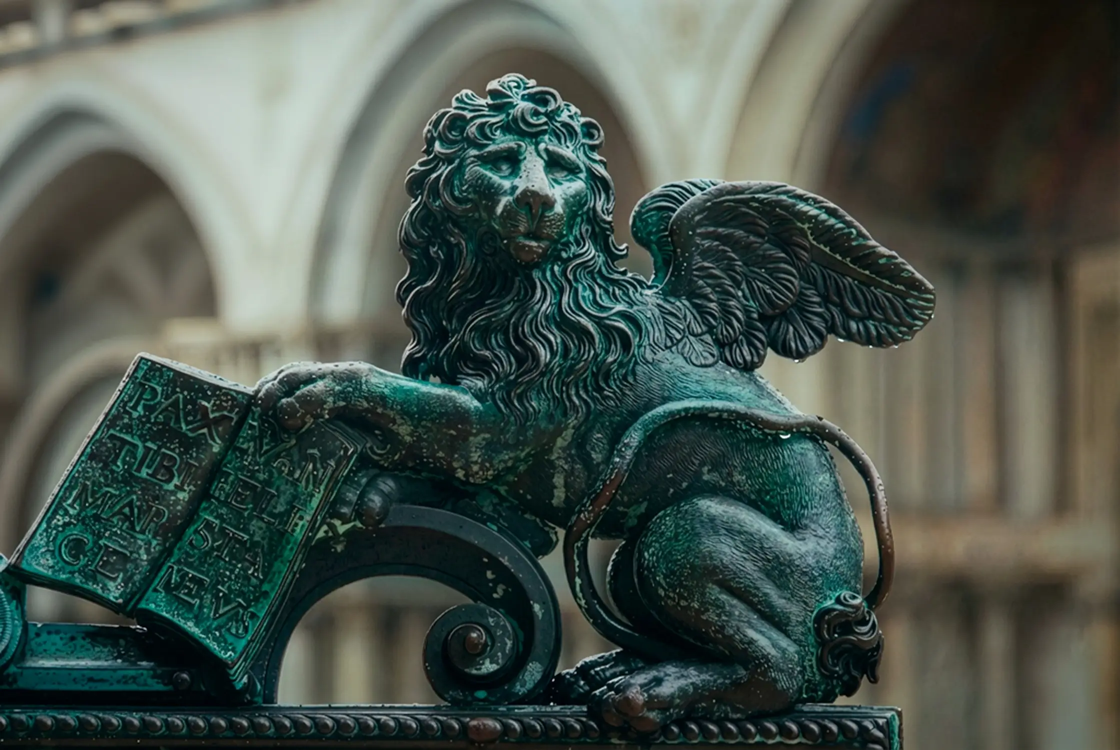 Venezianico Nereide Verdigris. Fascynująca ewolucja metalu na przestrzeni czasu