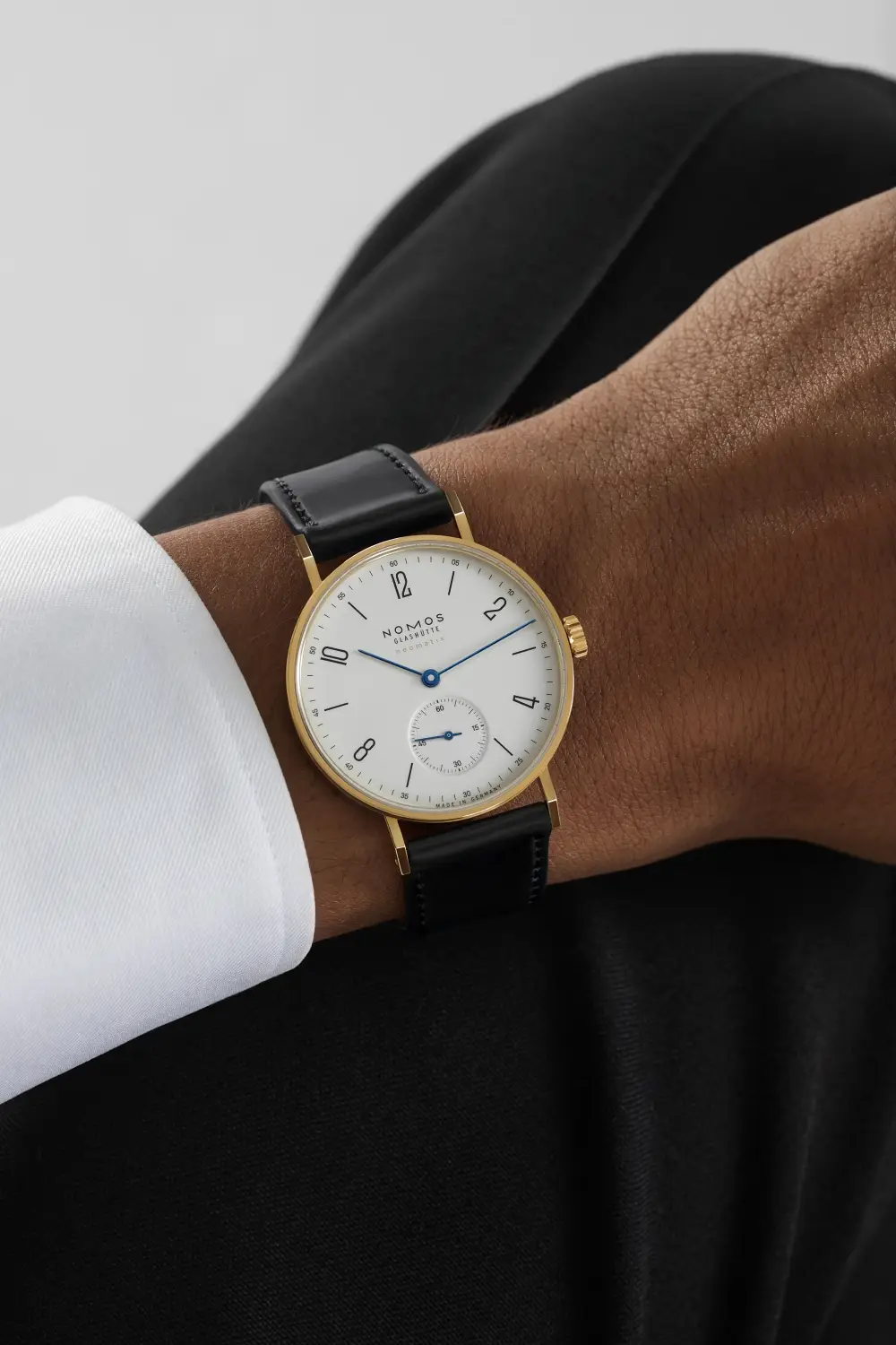 Nomos Ludwig gold i Tangente gold. Klasyczne zegarki mechaniczne z kopertami ze złota