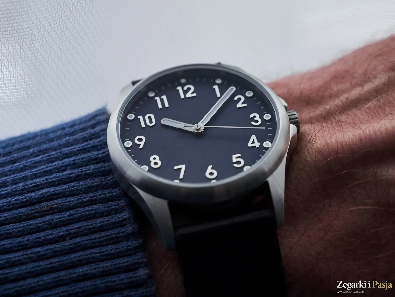 Recenzja: Mudita Radiant. Zegarek polowy dla wyznających zasadę JOMO