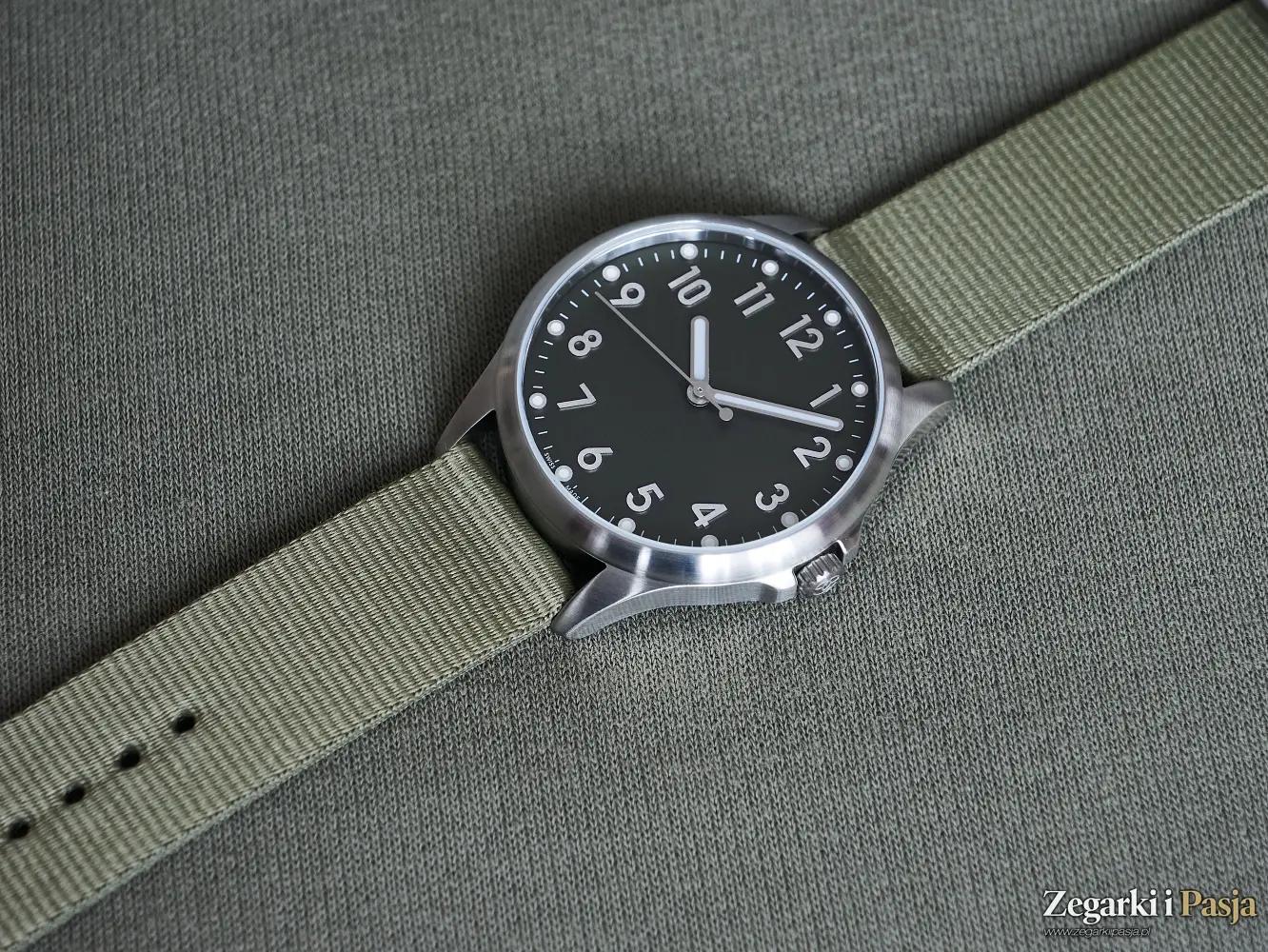 Recenzja: Mudita Radiant. Zegarek polowy dla wyznających zasadę JOMO