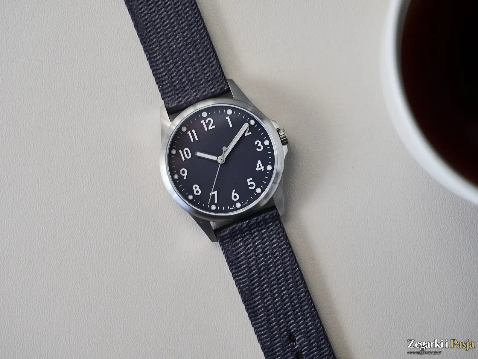 Recenzja: Mudita Radiant. Zegarek polowy dla wyznających zasadę JOMO