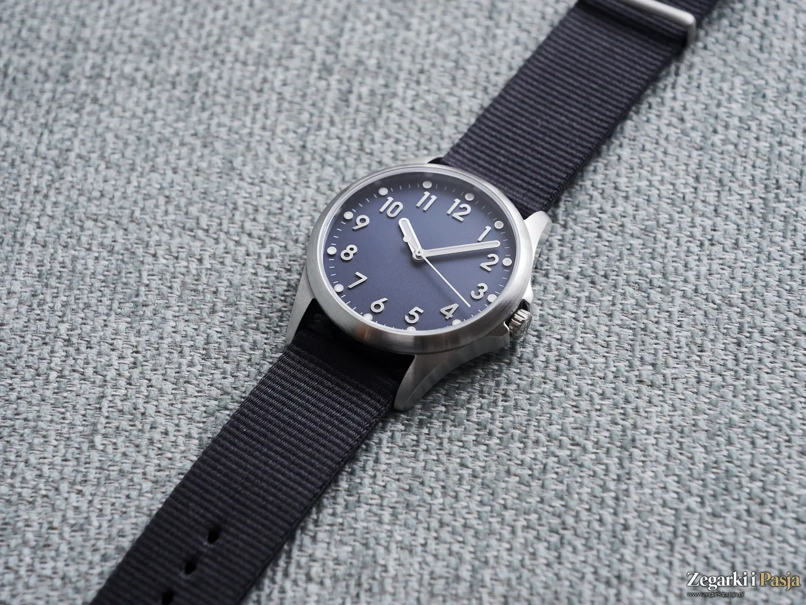 Recenzja: Mudita Radiant. Zegarek polowy dla wyznających zasadę JOMO