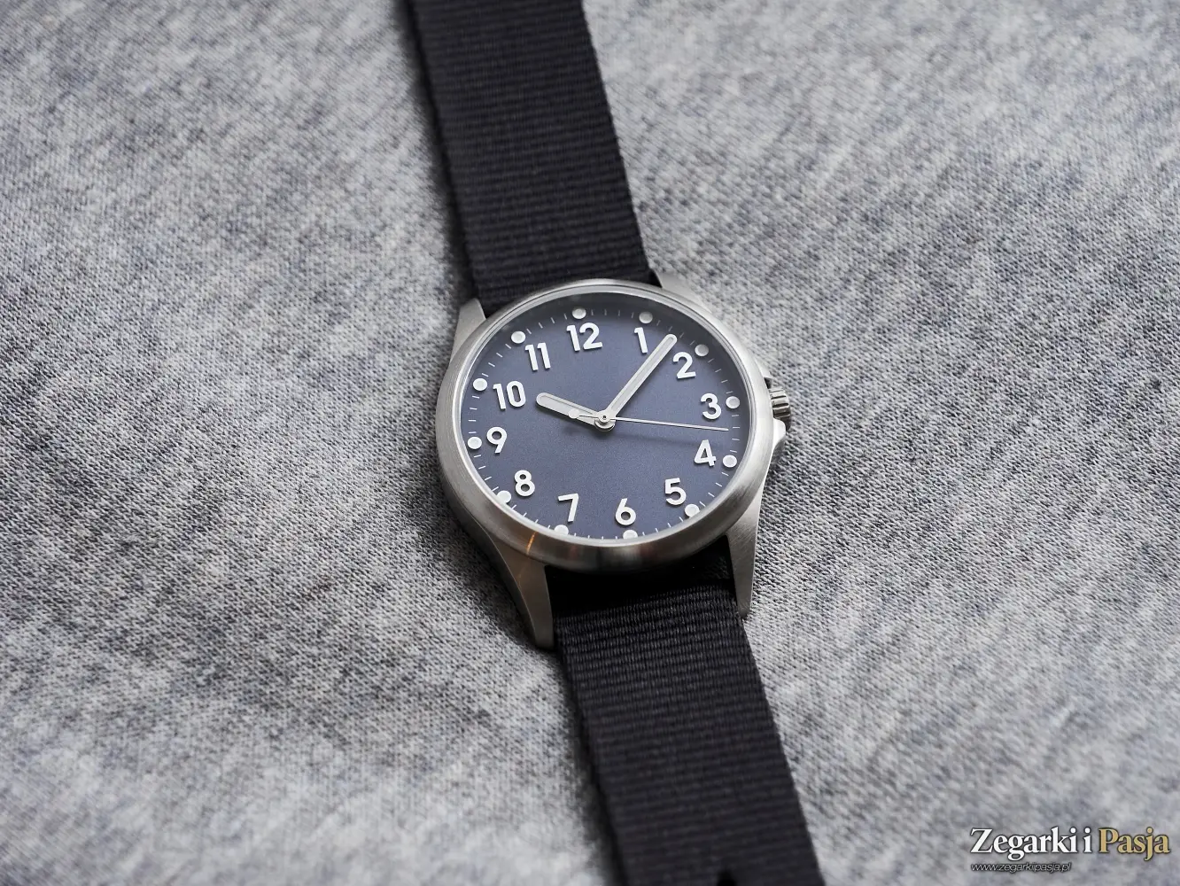 Recenzja: Mudita Radiant. Zegarek polowy dla wyznających zasadę JOMO