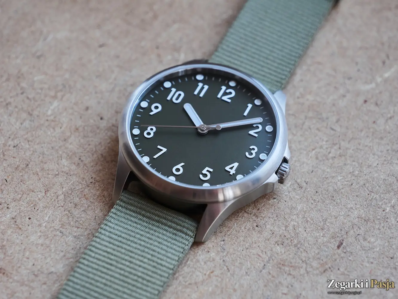 Recenzja: Mudita Radiant. Zegarek polowy dla wyznających zasadę JOMO