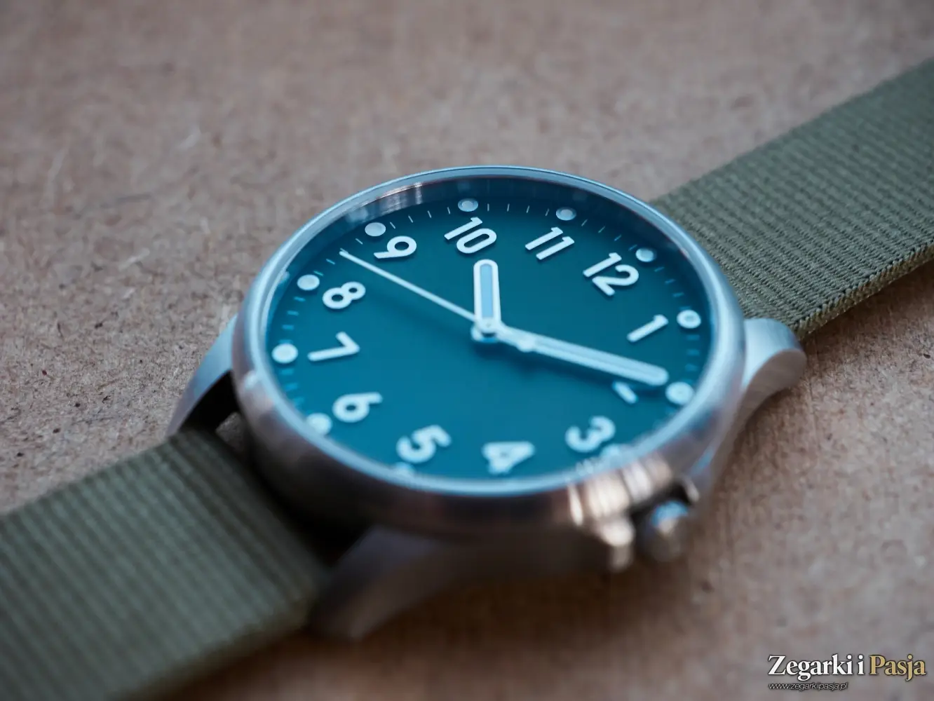 Recenzja: Mudita Radiant. Zegarek polowy dla wyznających zasadę JOMO