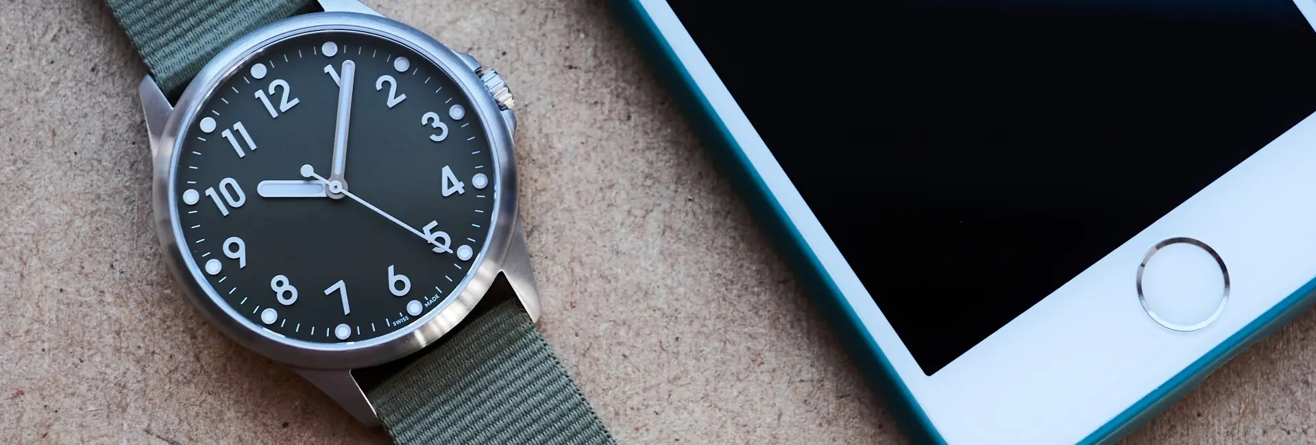 Zegarek polowy dla wyznających zasadę JOMO